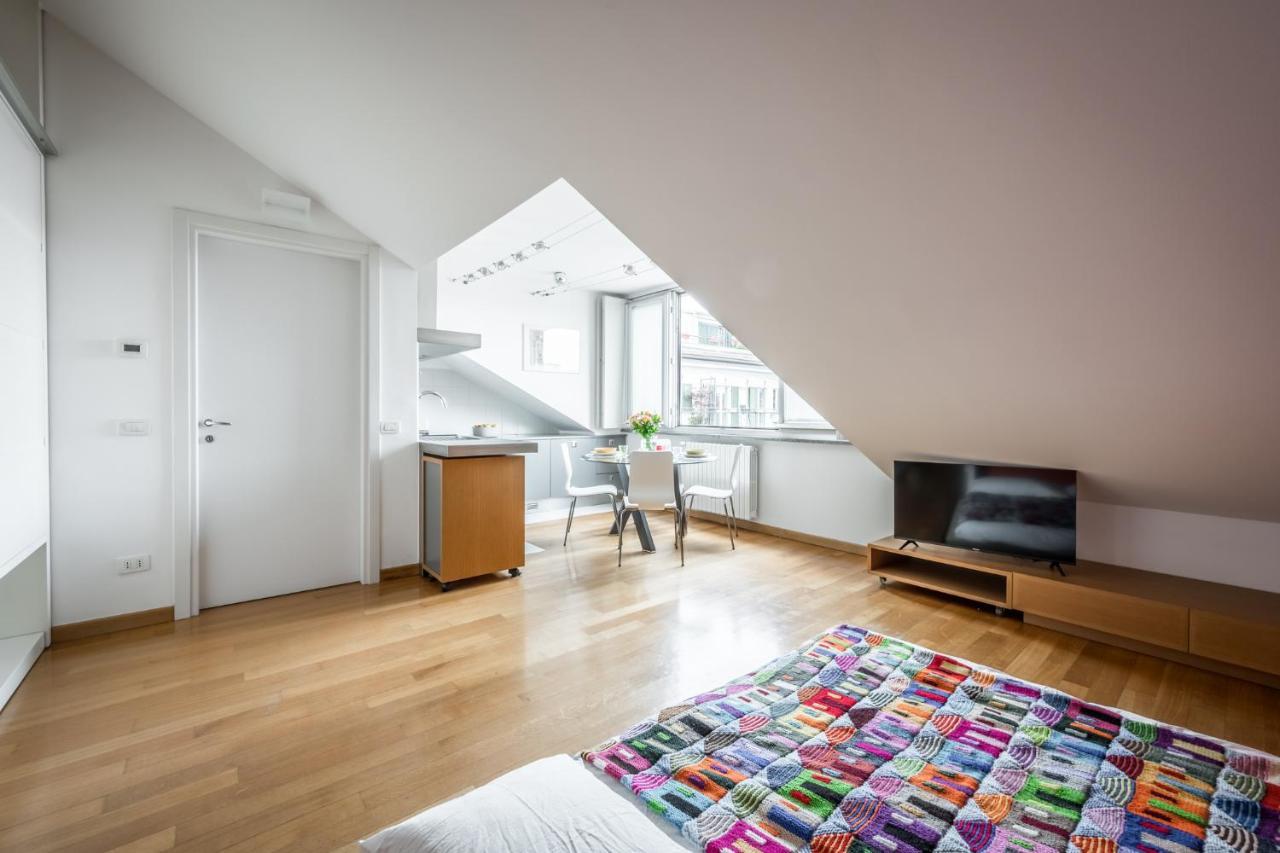 The Orange Attic - Navigli Area Apartment Milan Bagian luar foto