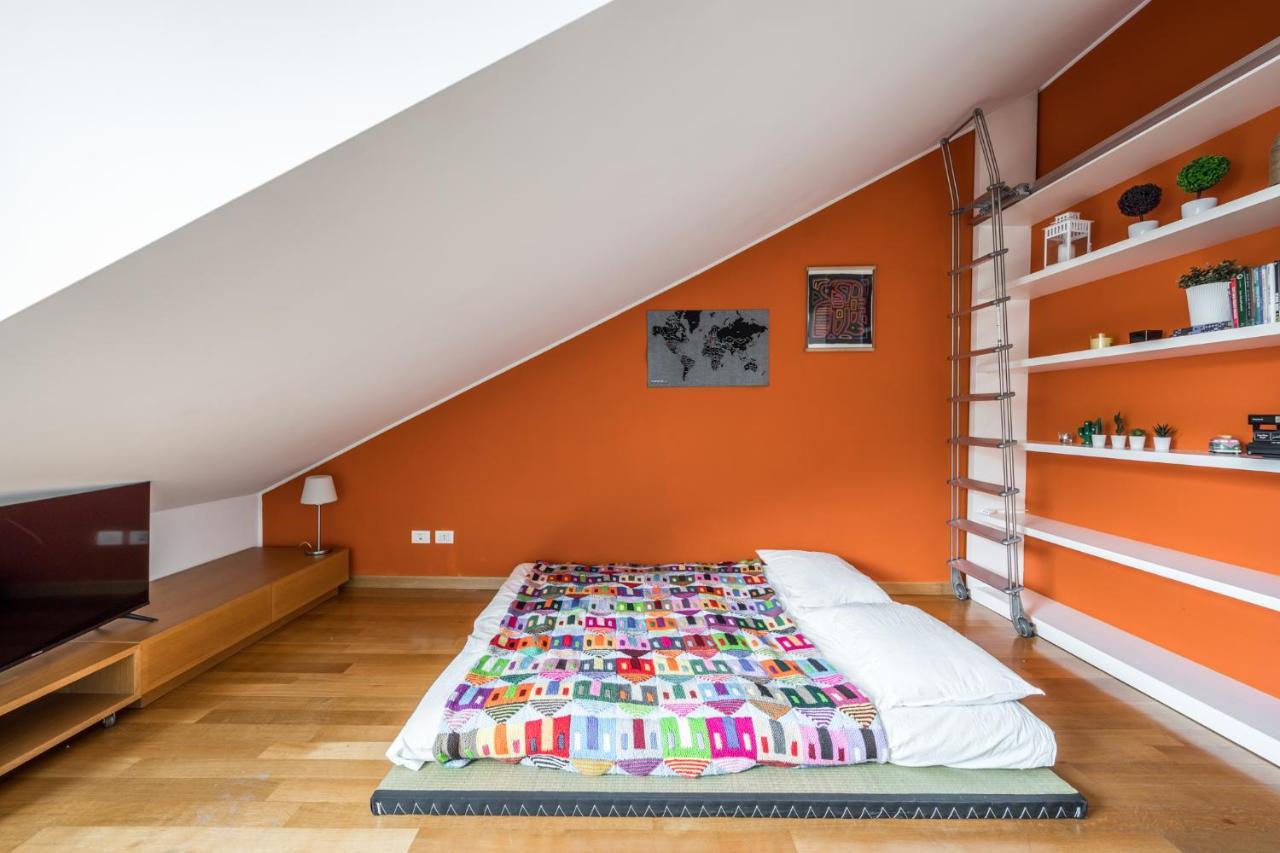 The Orange Attic - Navigli Area Apartment Milan Bagian luar foto