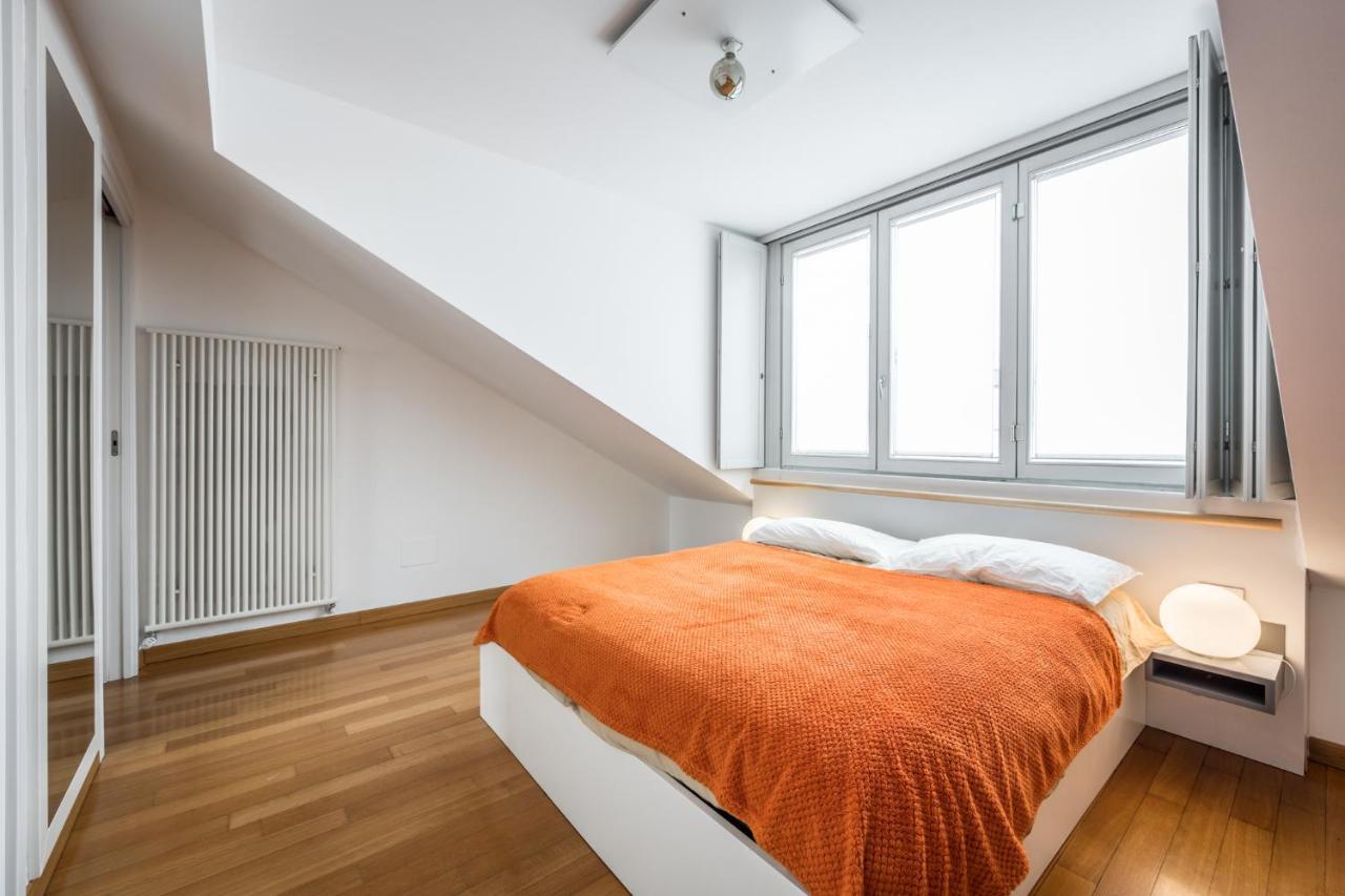 The Orange Attic - Navigli Area Apartment Milan Bagian luar foto