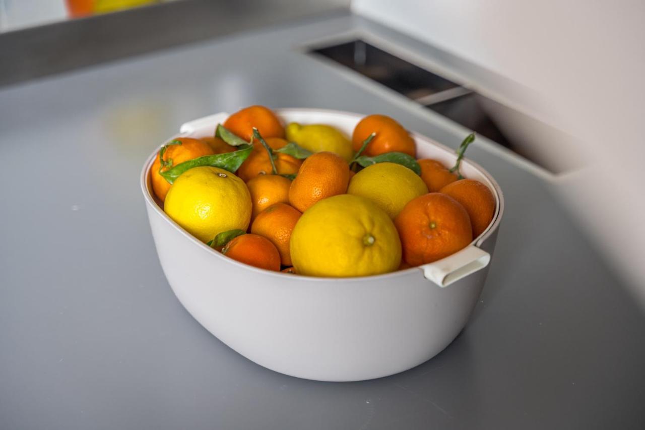 The Orange Attic - Navigli Area Apartment Milan Bagian luar foto