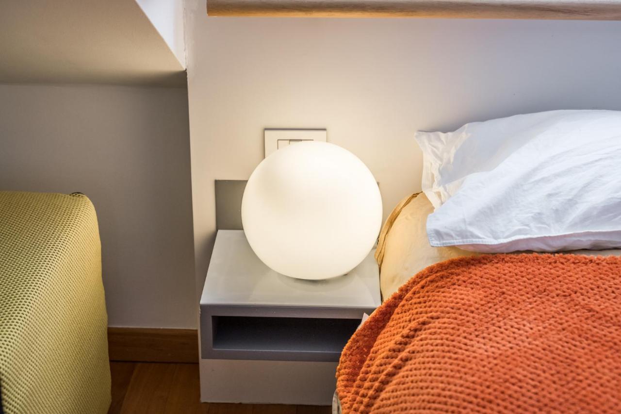 The Orange Attic - Navigli Area Apartment Milan Bagian luar foto