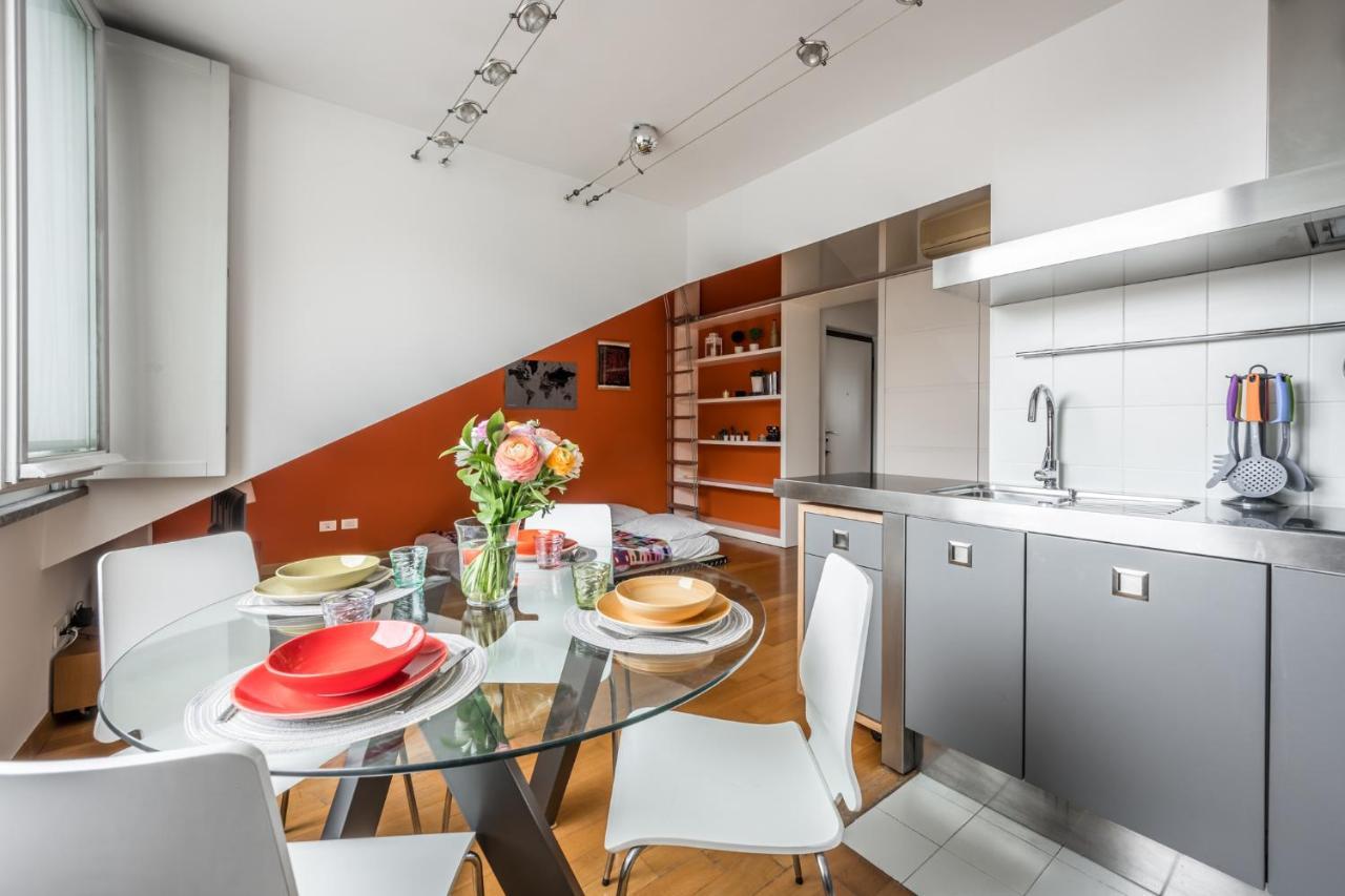 The Orange Attic - Navigli Area Apartment Milan Bagian luar foto