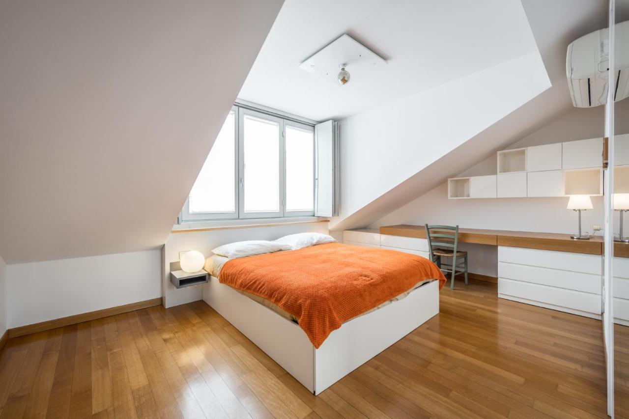The Orange Attic - Navigli Area Apartment Milan Bagian luar foto