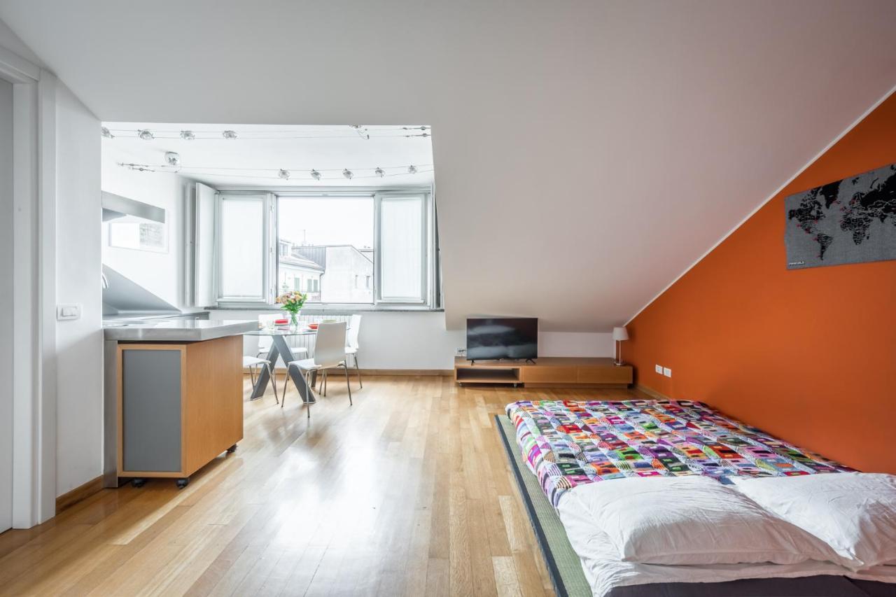 The Orange Attic - Navigli Area Apartment Milan Bagian luar foto