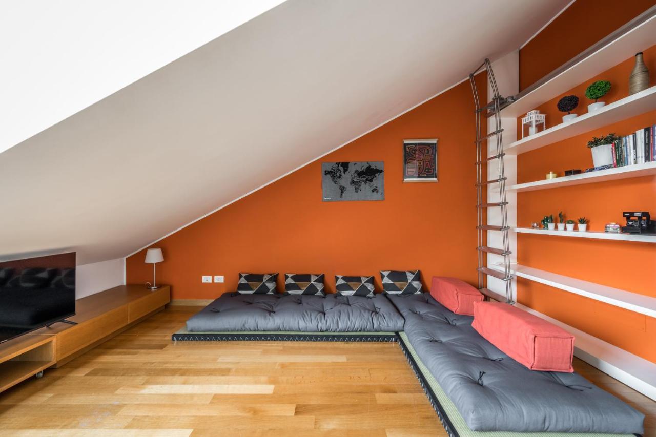 The Orange Attic - Navigli Area Apartment Milan Bagian luar foto